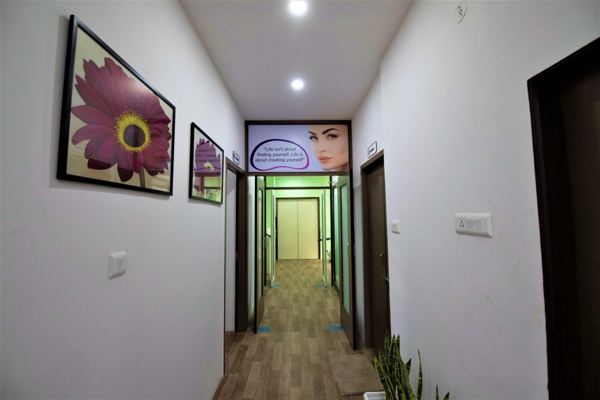 dr manish jain plastic surgeon-min